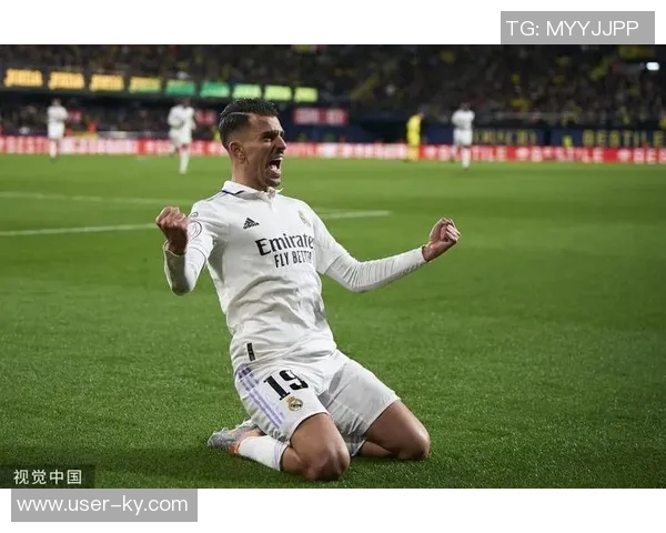 黄潜球员怒斥裁判判罚维尼修斯跳跃行为质疑红牌不公正