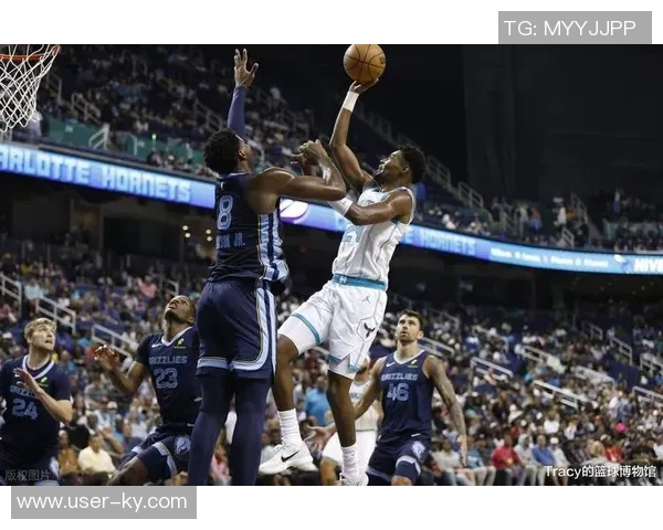 怀特全场表现出色16投7中贡献16分3板10助攻正负值高达22引领球队胜利