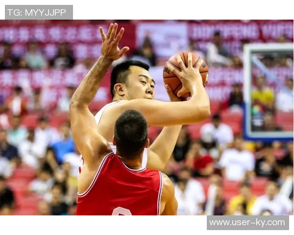 韦尔表现抢眼内线屏障助力球队场均145分145板展现统治力