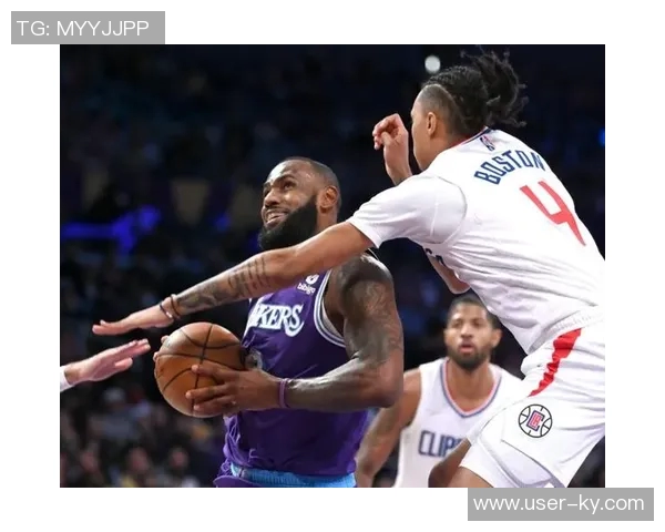 杜伦在场时球队攻防表现卓越净效率排名联盟第二引发关注 杜伦在场时球队攻防表现卓越净效率排名联盟第二引发关注