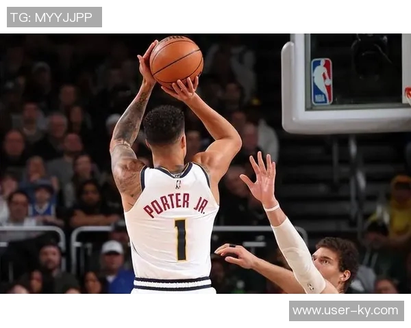 字母哥出手仅11次却贡献19分14篮板7助攻表现依旧抢眼